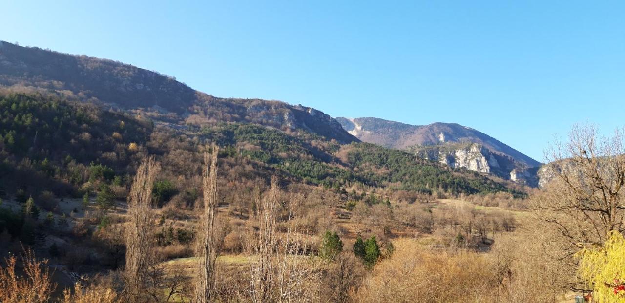 Gites Les Costoliers Châteauneuf-Miravail Zewnętrze zdjęcie